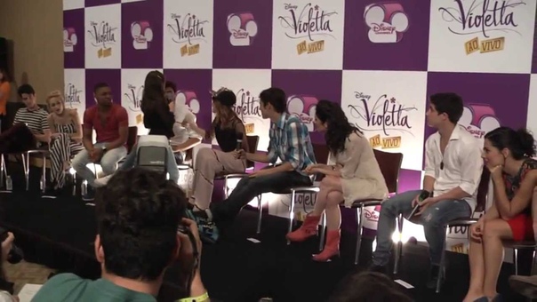 Violetta en Vivo Brasil : Conferencia de Prensa por Sabrina