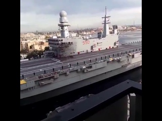 Авианосец Cavour ВМС Италии вышел на ходовые испытания в море после модернизации