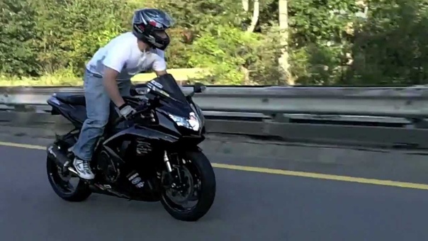 GSXR Wheelie SAIL