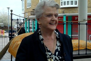 Angela Lansbury Returns to Poplar